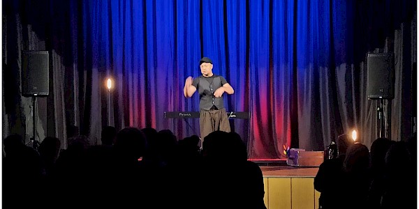 Muzyczny Stand-up Czesława Mozila - foto