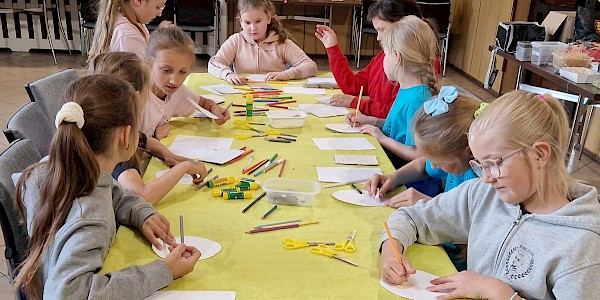 Dzień Matki - warsztaty: "Makatka"  i "Makramowy brelok"